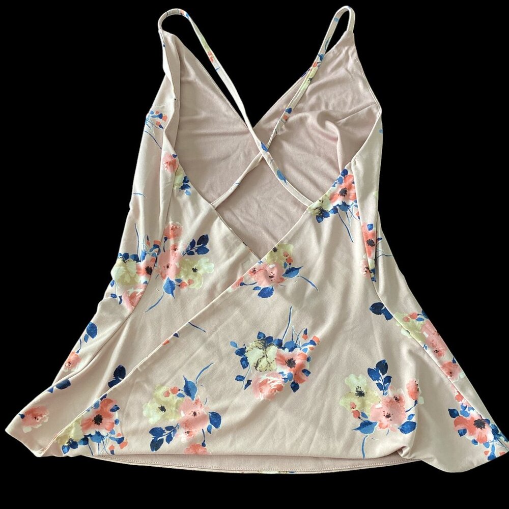 Storee Cross Back Tank Top Size M - Picture 2 of 5